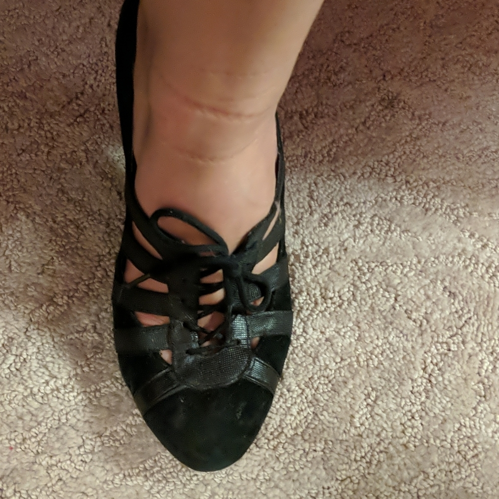 BCBG heels - Picture 2 of 4